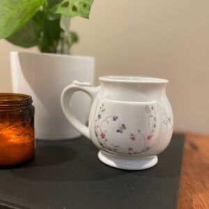 Ceramic Tea Mug with Built-In Tea Bag Holder – Floral & Butterfly Design - Japan